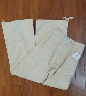 NWT Arizona Jean Co Women’s Corduroy Khaki Size 0 Wide leg Cargo Creme Brulee